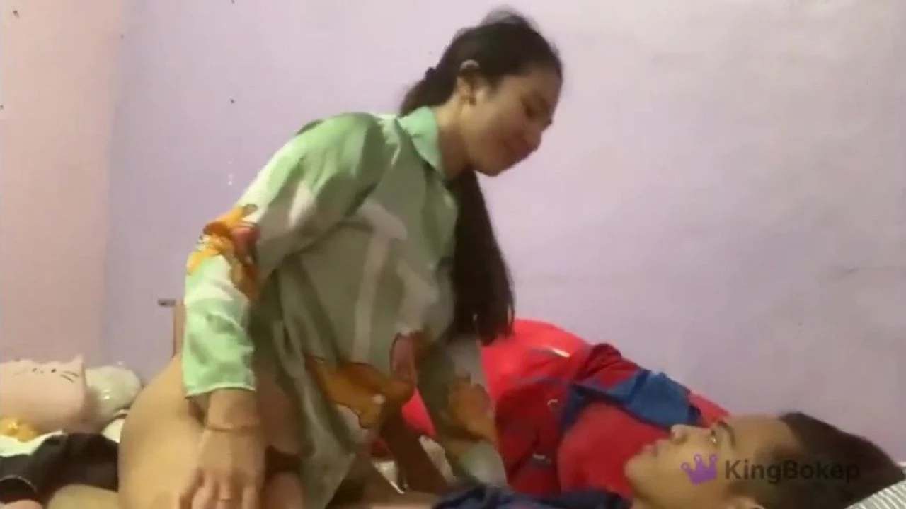 Video Ngentot Kakak Masih Pakai Baju Tidur | KingBokep
