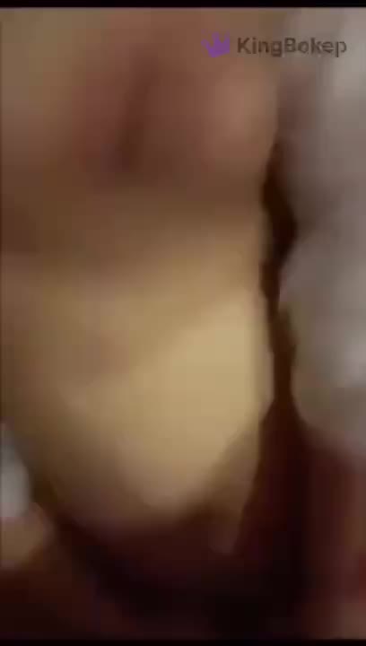 Video Temen Kantor Pasrah Minum Sperma | KingBokep